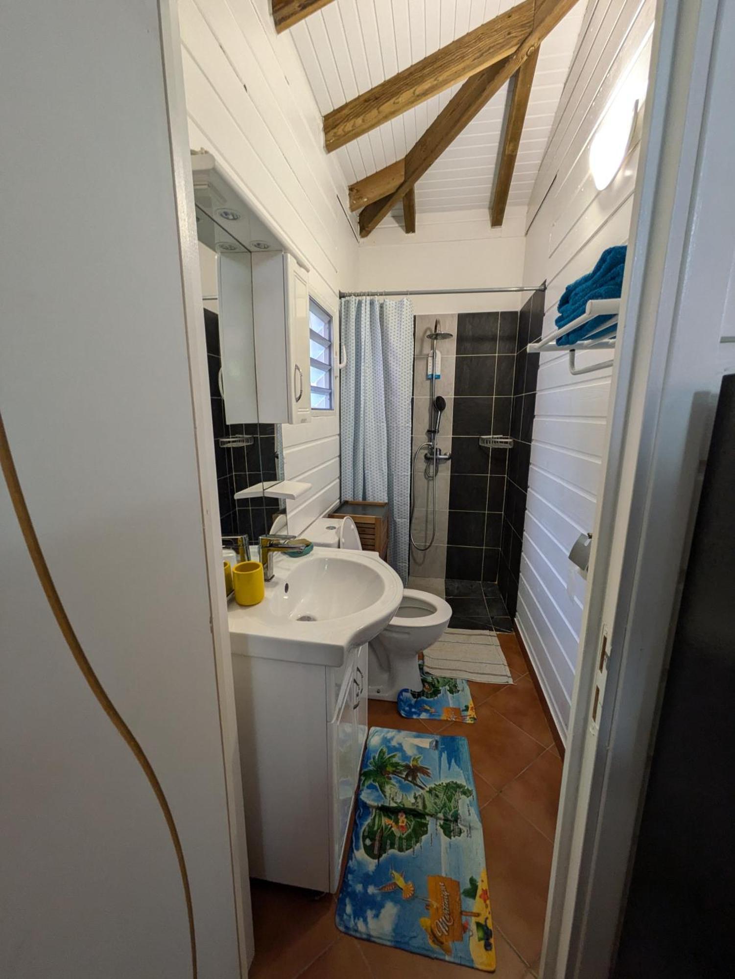 Le Marin - Bungalow - Escapade en couple - Paisible - Wi-Fi - Climatisation - Joyau caché - Calme - Plages à 5 minutes en voiture - Soleil de Martinique Extérieur photo